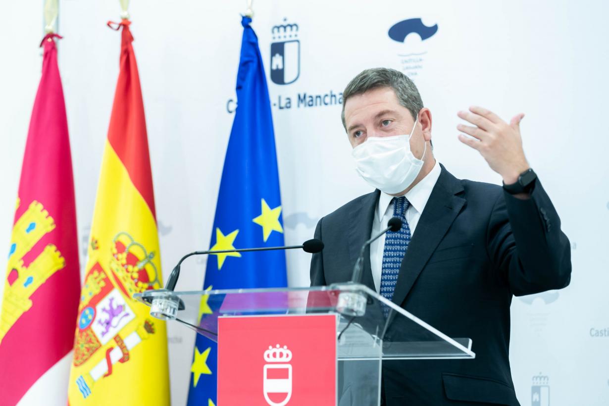 El presidente de Castilla-La Mancha anuncia el reparto de 10.373 tablets digitales en los colegios para educación Infantil y Primaria